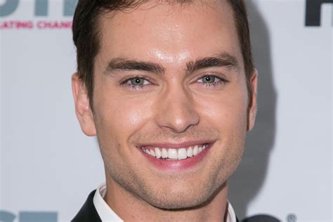 We Sat Down with Pierson Fode, the Guy who Stole Victoria。